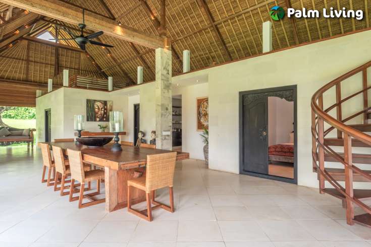 A Dream Villa with Beautiful Garden