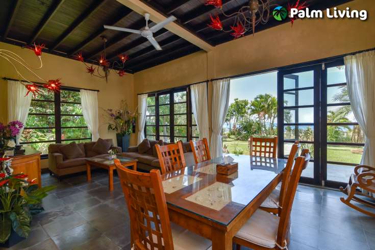 Luxury Balinese Beachfront Villa Dencarik