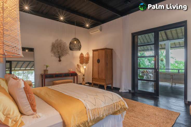 Absolute Beachfront Villa - Center Lovina