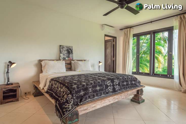 A Dream Villa with Beautiful Garden