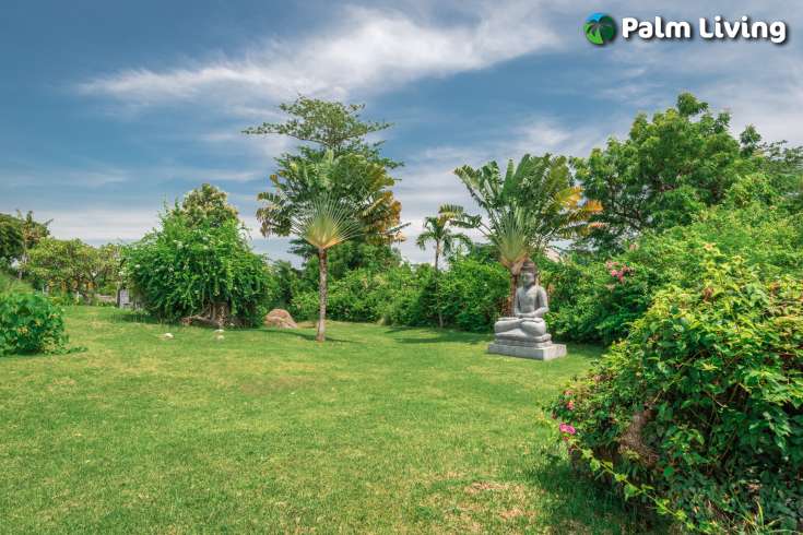 A Dream Villa with Beautiful Garden