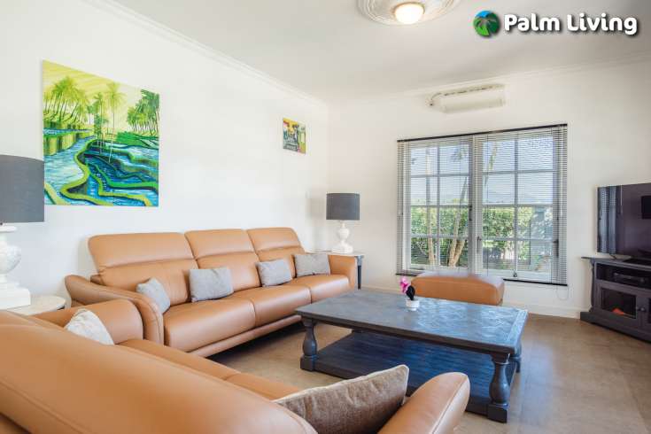 Villa for Sale with Stunning Views