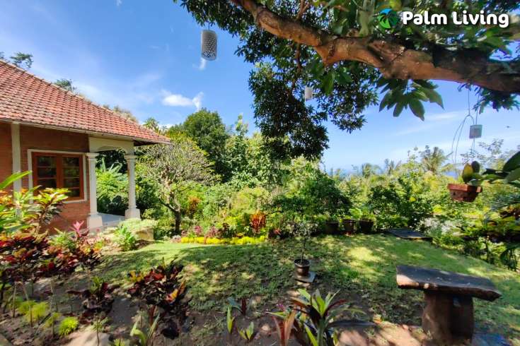 Two Bedroom Hillside Villa with Garden