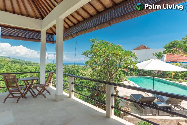 Spacious Hillside Villa, Ocean Views