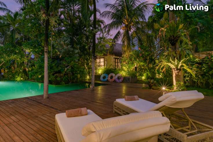 Absolute Beachfront Villa - Center Lovina