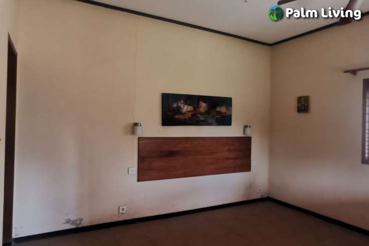 House & Restaurant For Sale