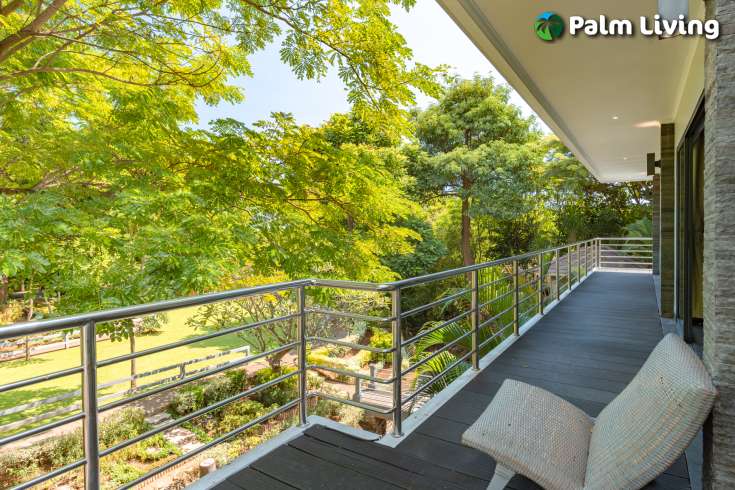 Luxury Villa Built on Large Land Plot