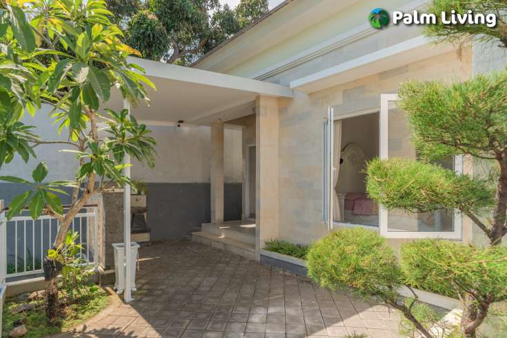 Cozy Two Bedroom House with Pool