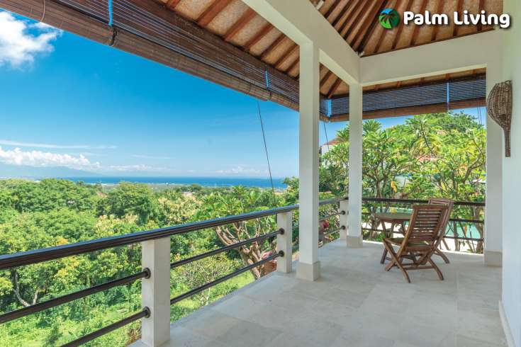 Spacious Hillside Villa, Ocean Views