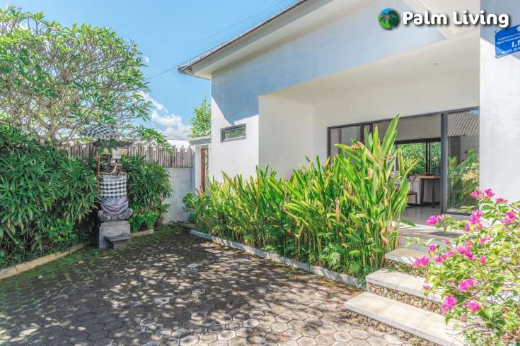 Modern Cozy Private Villa For Sale