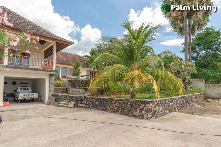 Spacious Villa with Ocean View in Bukti