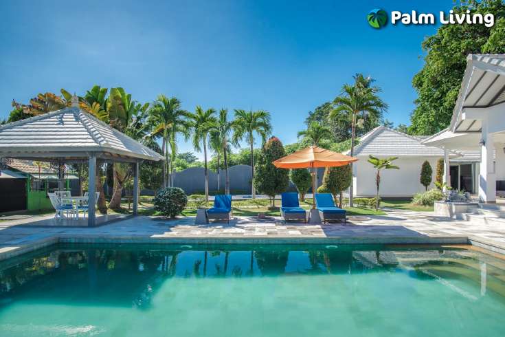 Villa for Sale with Stunning Views