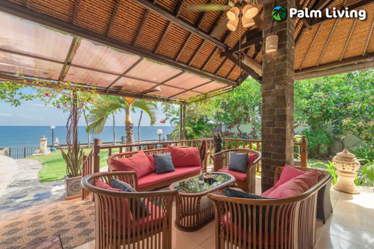 Tasteful Beachfront Villa with Guest House