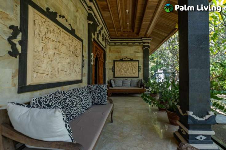 Freehold Villa with Mountain Views