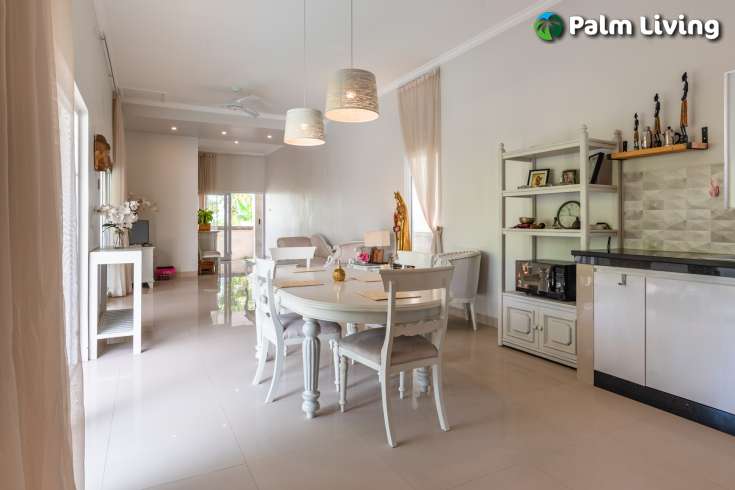 Cozy Two Bedroom House with Pool