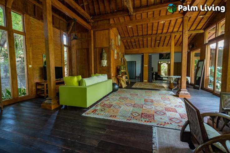 Freehold Villa with Mountain Views