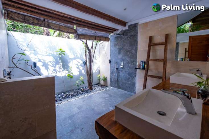 Freehold Villa with Mountain Views