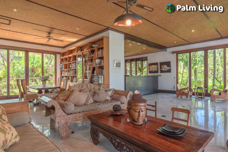 Spacious Hillside Villa in Kayuputih