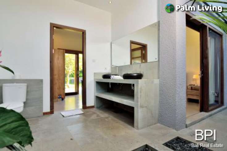 Freehold Hotel In Lovina For Sale