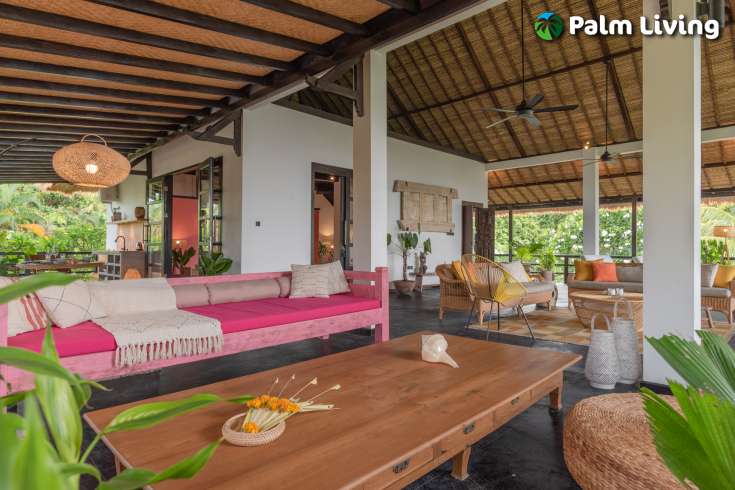 Absolute Beachfront Villa - Center Lovina