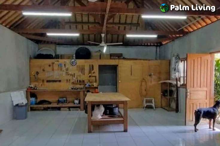 Spacious Garden Villa in Kediri for Sale
