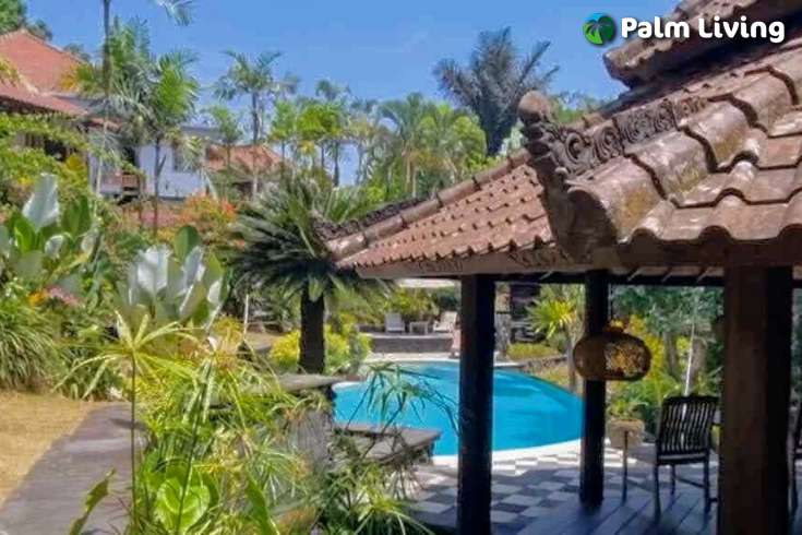 Spacious Garden Villa in Kediri for Sale