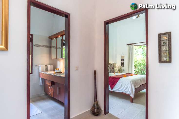 Beautiful Five Bedrooms Beachfront Villa