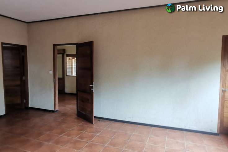 House & Restaurant For Sale