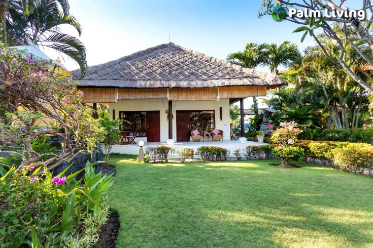 Beachfront Villa with Guest House