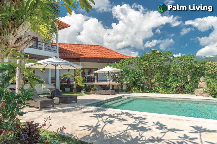 Spacious Hillside Villa, Ocean Views