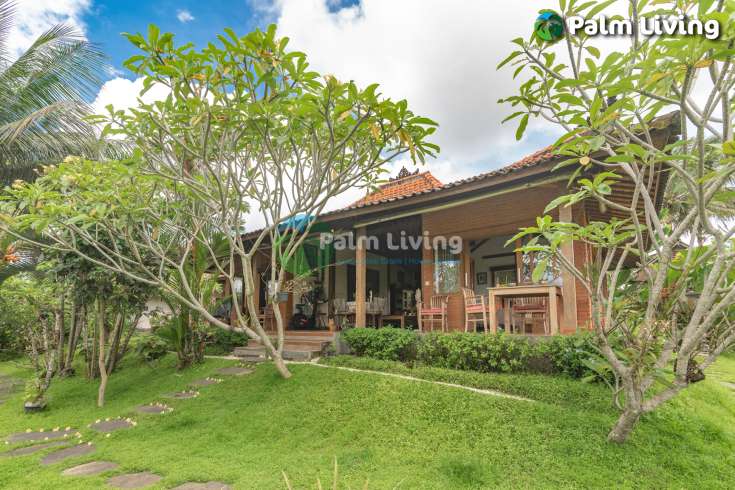 Guesthouse for Sale in Rice Fields