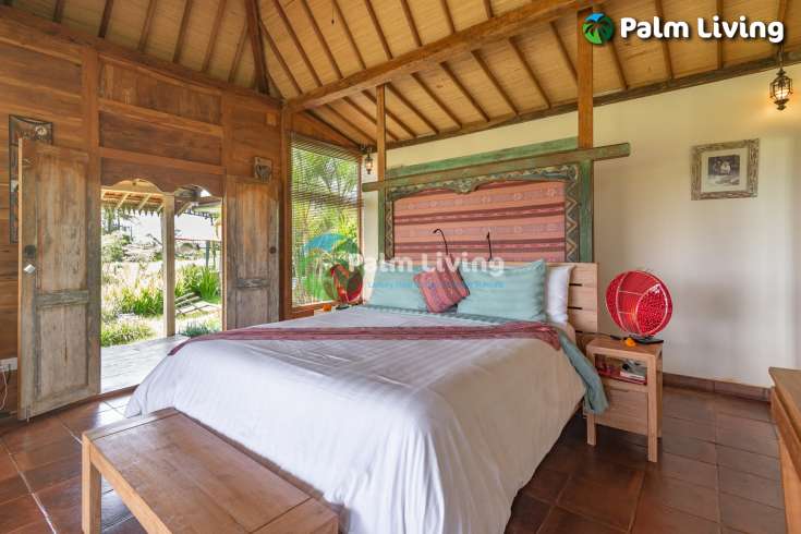 Guesthouse for Sale in Rice Fields