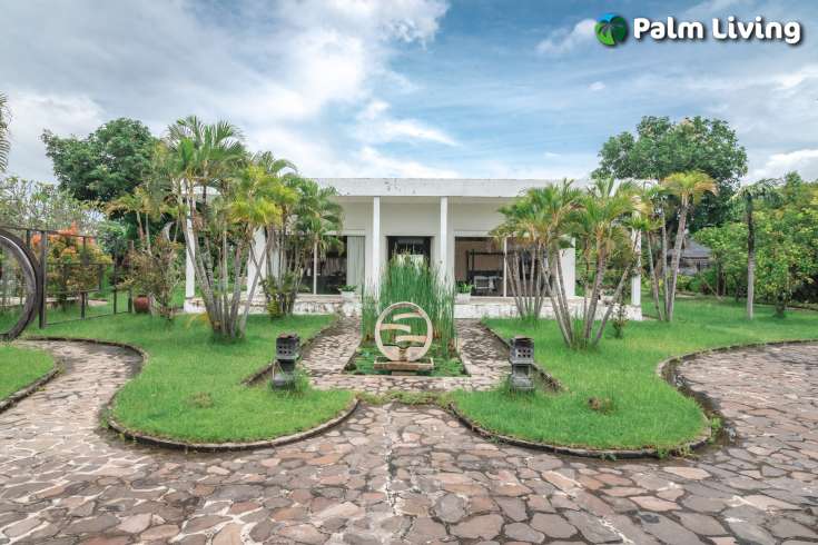 Rare Expansive Beachfront Villa