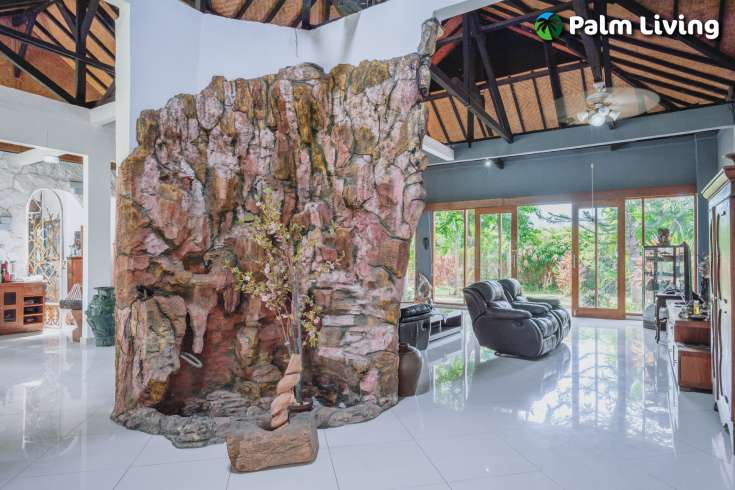 Spacious Garden Villa for Sale