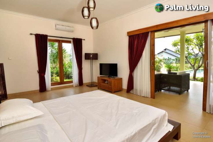 Large Villa In Rice Paddies