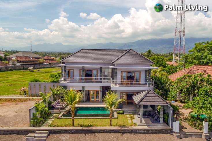 Beachfront  Villa Nearby Lovina