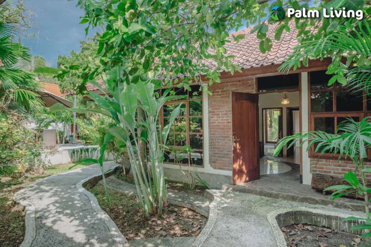 Spacious Garden Villa for Sale