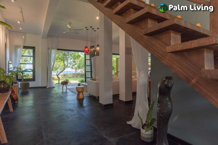 Absolute Beachfront Villa - Center Lovina