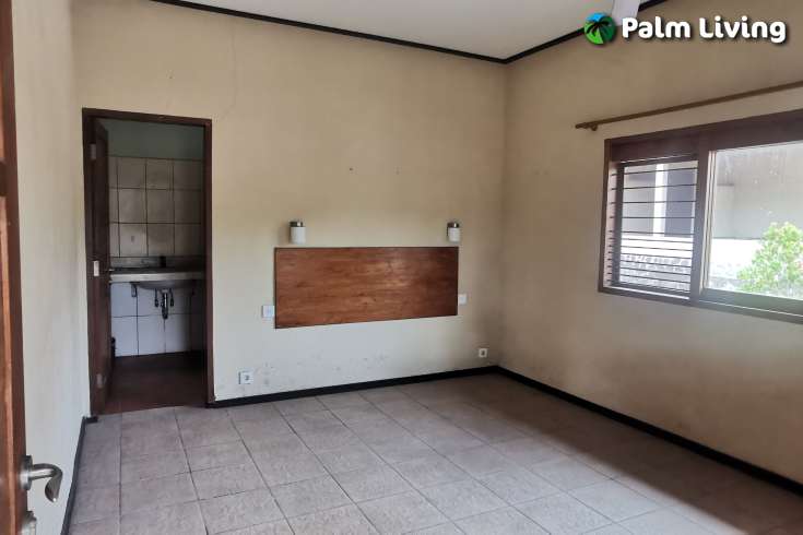 House & Restaurant For Sale