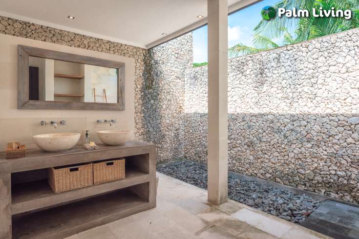 A Dream Villa with Beautiful Garden