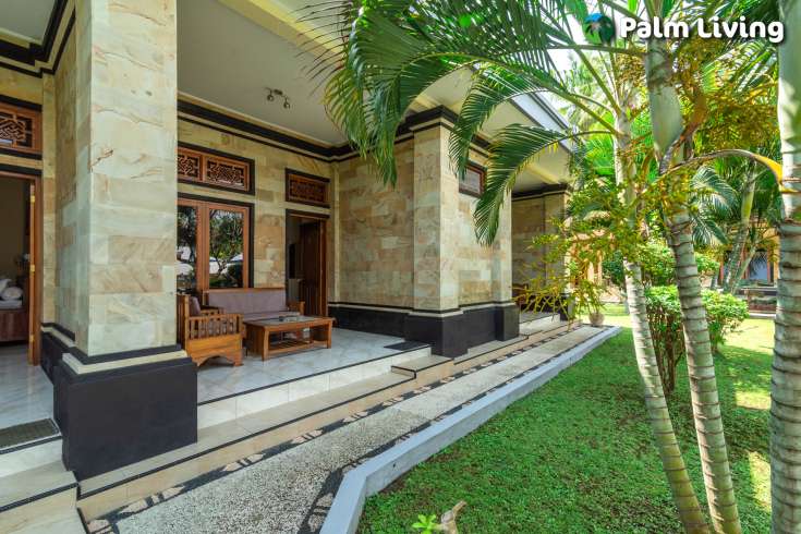 Serene Lovina Villa with Bungalow