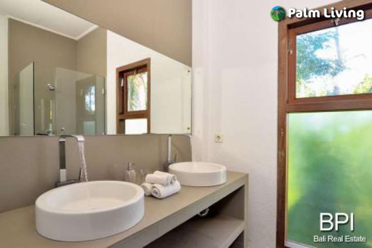 Freehold Hotel In Lovina For Sale