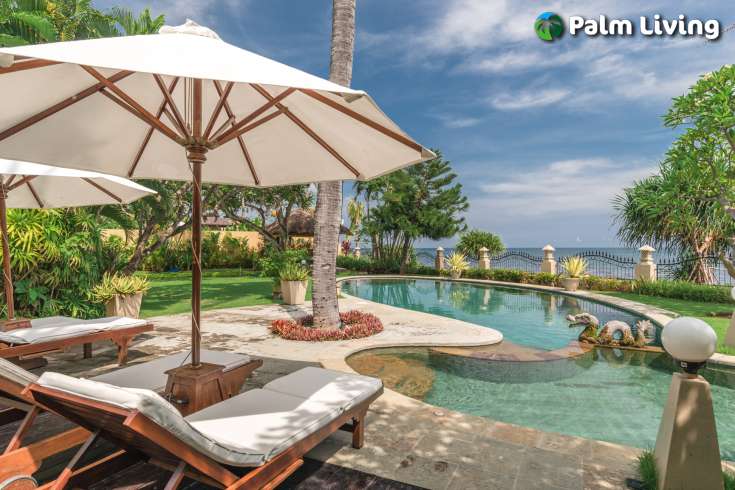 Beautiful Five Bedrooms Beachfront Villa