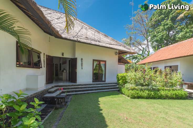 Serene Four Bedroom Villa with Ocean Views