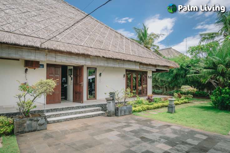 Beautiful Beachfront Villa for Sale