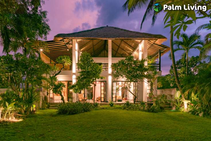 Absolute Beachfront Villa - Center Lovina