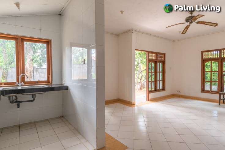 Spacious Hillside Villa in Kayuputih