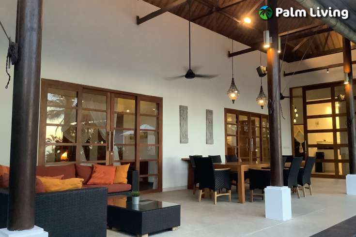 Spacious Beachfront Villa with Nice Garden