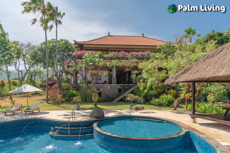 Spacious Hillside Villa in Kayuputih