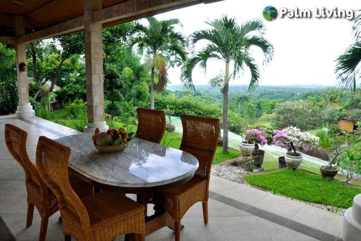 Spacious Hillside Villa in Kayuputih